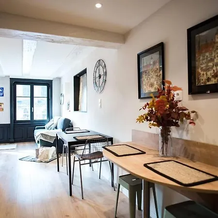 - Bm Hans - Modern And Cosy Apt With Cathedral View Апартаменты *